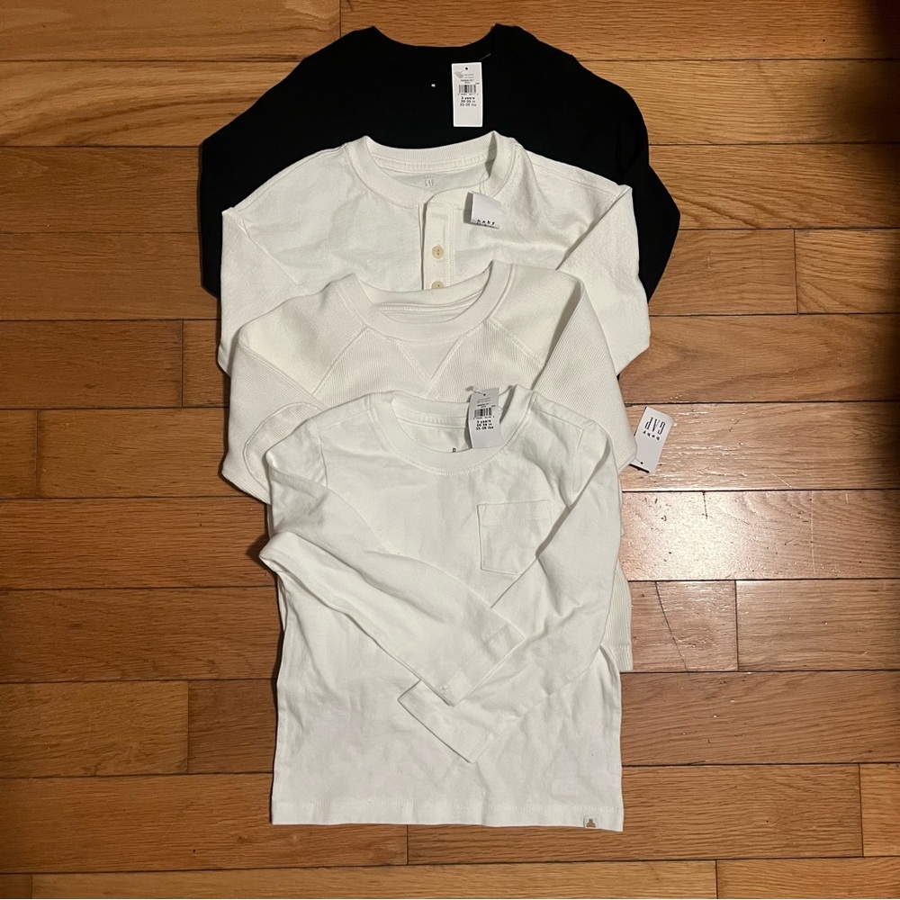 NWT 3T Set of 4 Black and White Long Sleeve GAP tees